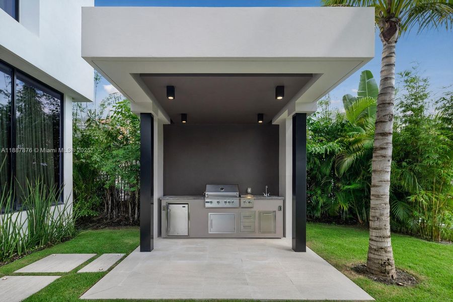 Exterior details and patio area of a home in , North Miami (Image 1).
