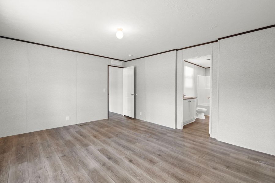 Spacious, unfurnished interior of a new home in , Summerville (Image 20).