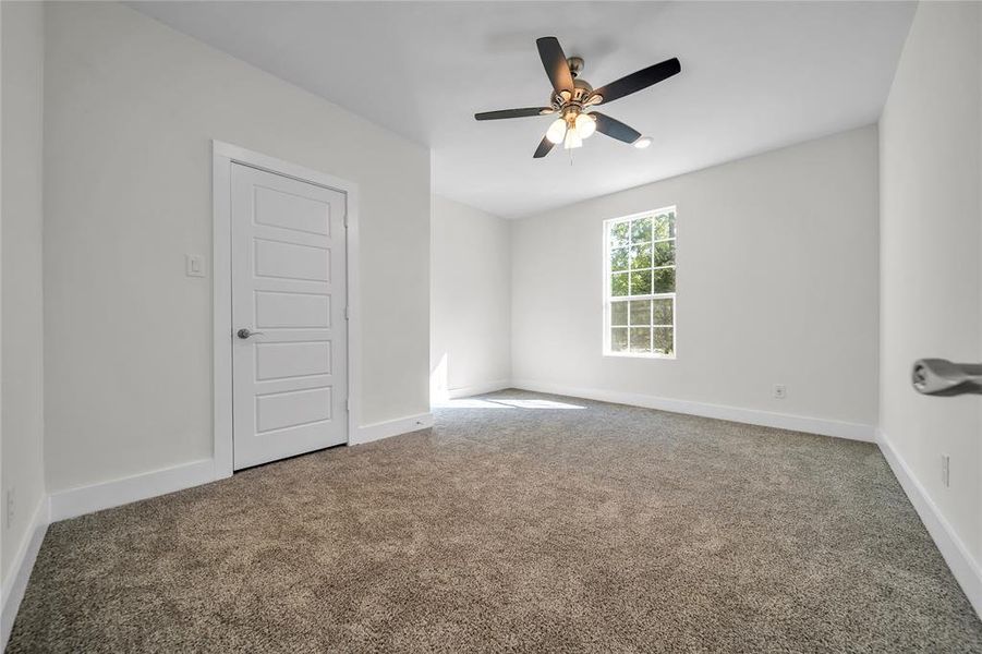 Spacious, unfurnished interior of a new home in , Scurry (Image 14).