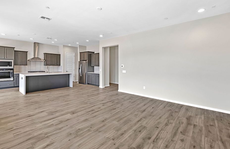 Spacious, unfurnished interior of a new home in Vistoso Canyon Estates, Oro Valley (Image 14). Spacious, unfurnished interior of a new home in Vistoso Canyon Estates, Oro Valley (Image 14).