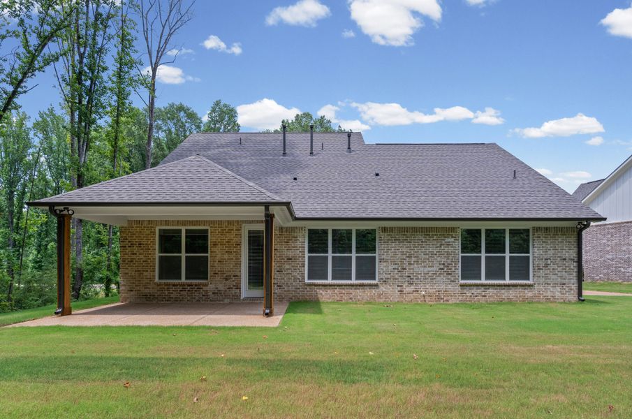 Representative exterior details of a home built from the Albany by Grant & Co in Walker Farms, Bartlett (Image 32).