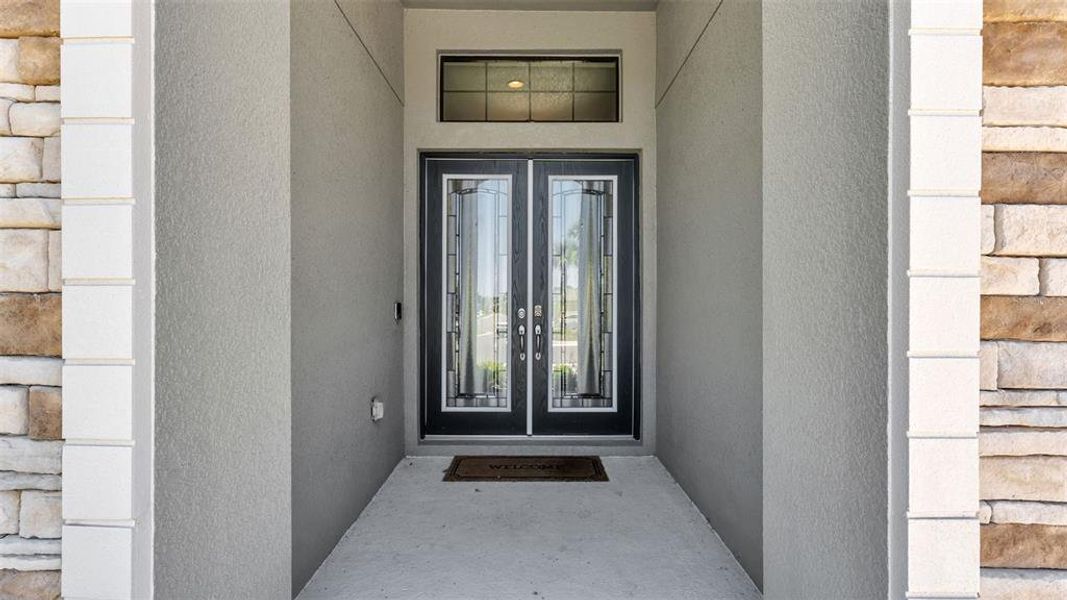 Exterior details and patio area of a home in Hawkstone, Lithia (Image 3).