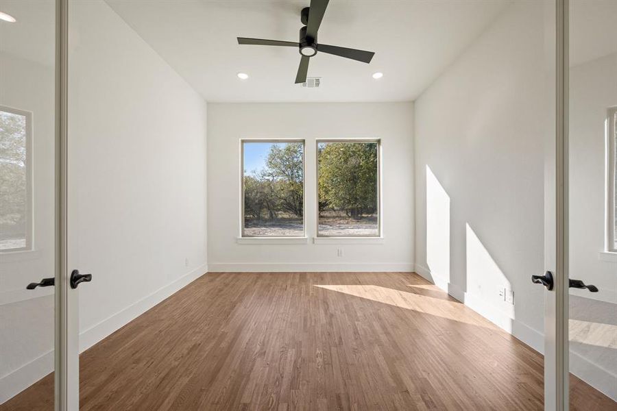 Spacious, unfurnished interior of a new home in Rolling Creek Ranch, Aledo (Image 22).