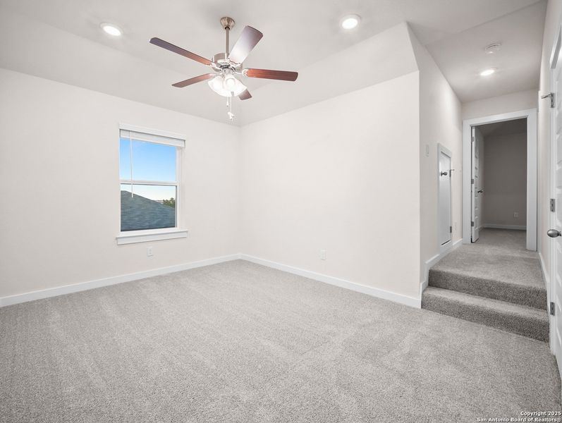 Spacious, unfurnished interior of a new home in Comanche Ridge, San Antonio (Image 12). Spacious, unfurnished interior of a new home in Comanche Ridge, San Antonio (Image 12).