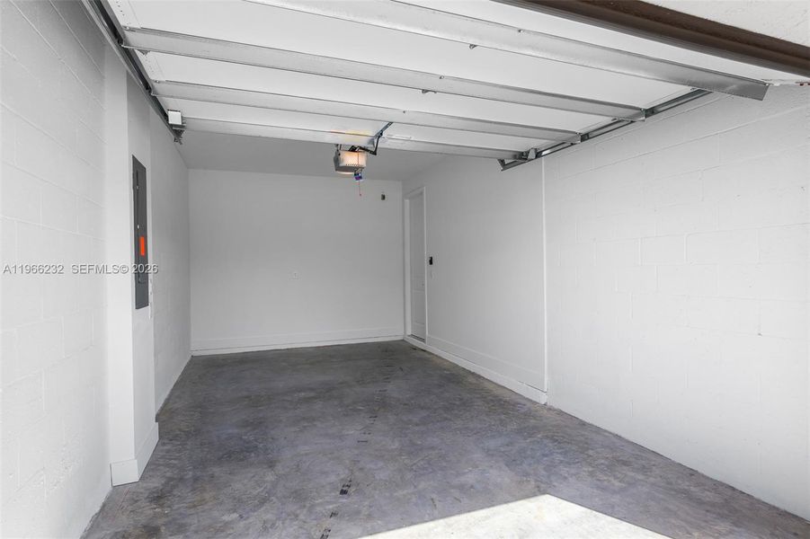 Spacious, unfurnished interior of a new home in , Immokalee (Image 29).