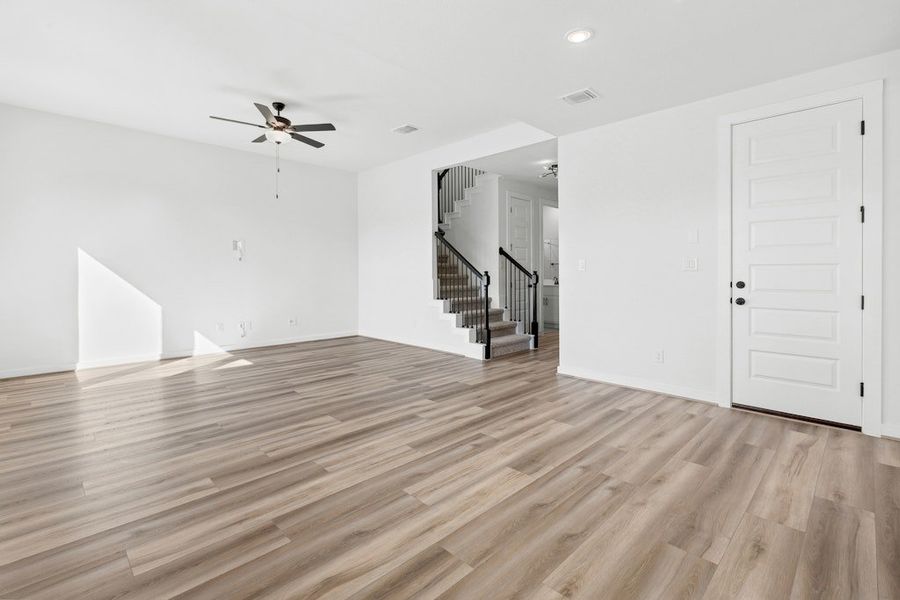 Spacious, unfurnished interior of a new home in University Heights, Round Rock (Image 17).