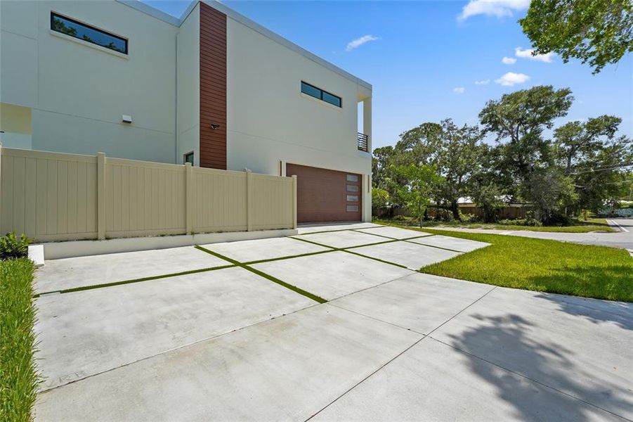 Exterior details and patio area of a home in , Sarasota (Image 38).