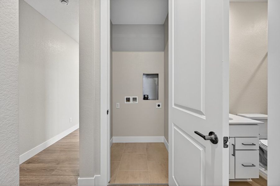 Spacious, unfurnished interior of a new home in Trailstone, Arvada (Image 29).