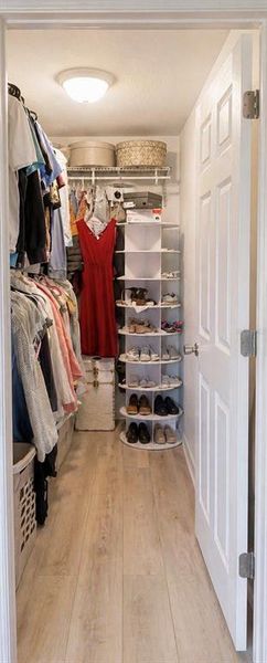 Furnished interior view inside a new home in , Ocklawaha (Image 7).