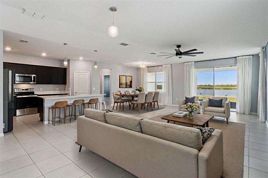 Furnished interior view inside a new home in , Lake Alfred (Image 8).