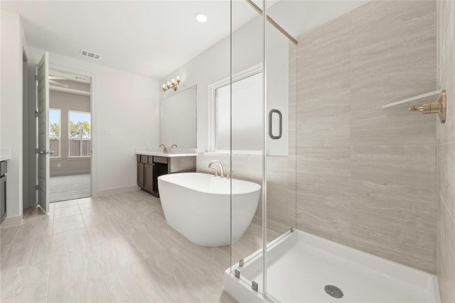 Representative image. Features, selections and colors may vary.