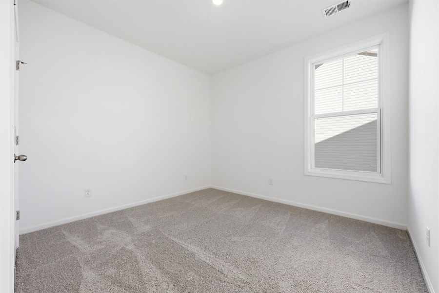 Spacious, unfurnished interior of a new home in Edgefield, Loris (Image 25).