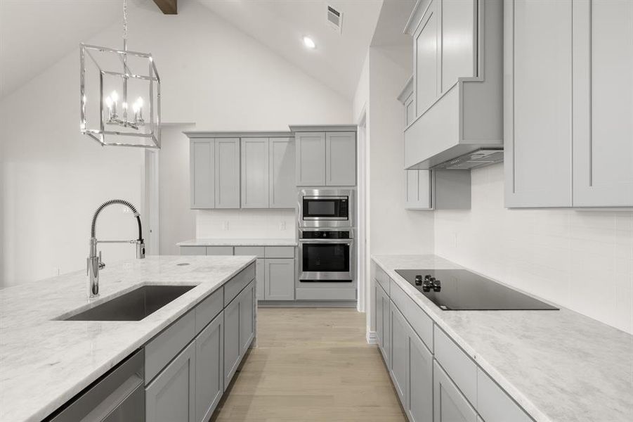 160 Marie- Kitchen-3 160 Marie- Kitchen-3