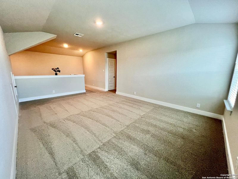 Spacious, unfurnished interior of a new home in Brookstone Creek, San Antonio (Image 39). Spacious, unfurnished interior of a new home in Brookstone Creek, San Antonio (Image 39).