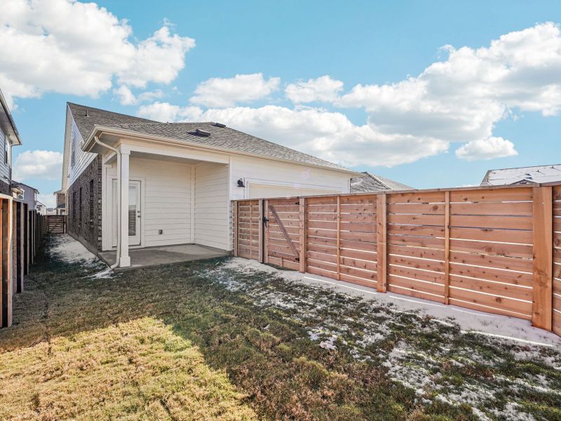 Exterior details and patio area of a home in Flora, Hutto (Image 3).