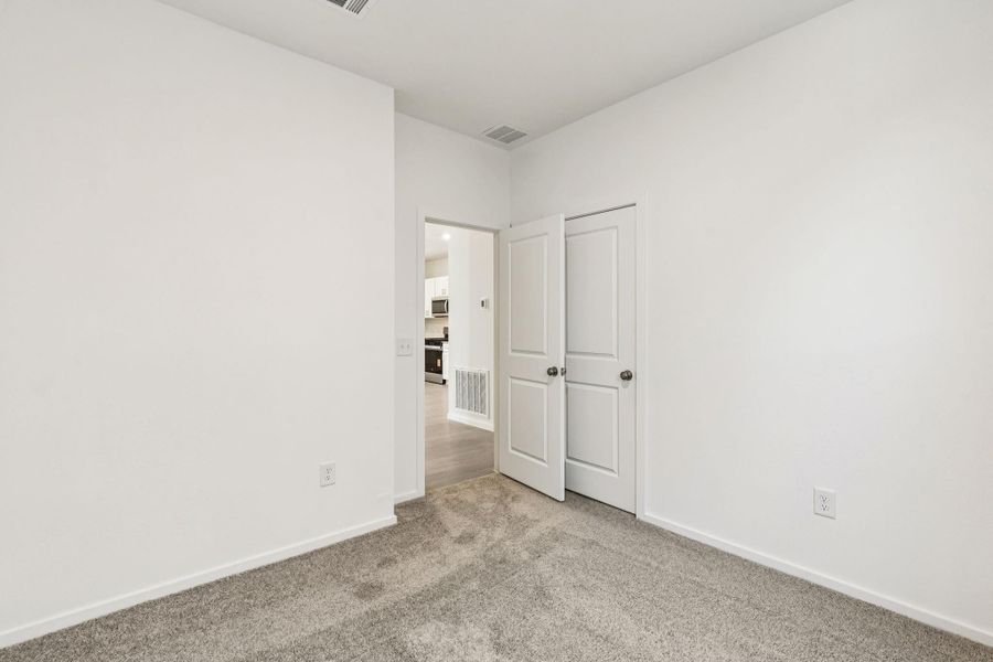 Spacious, unfurnished interior of a new home in Mavera, Conroe (Image 20).