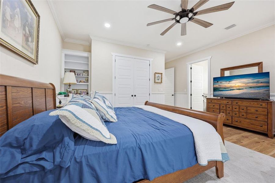 Furnished interior view inside a new home in , Bronson (Image 44).