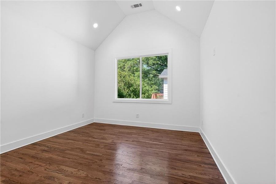 Spacious, unfurnished interior of a new home in , Atlanta (Image 24).