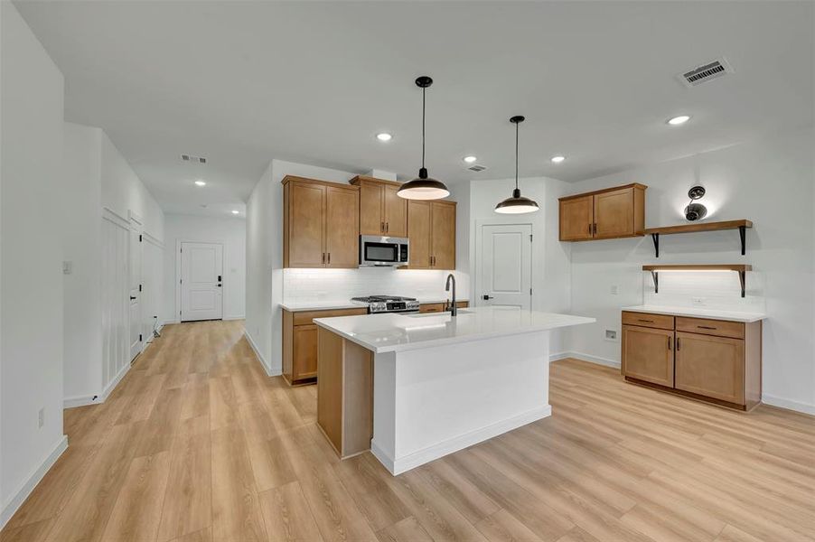 Furnished interior view inside a new home in Rolling Ridge, Van Alstyne (Image 9). Furnished interior view inside a new home in Rolling Ridge, Van Alstyne (Image 9).
