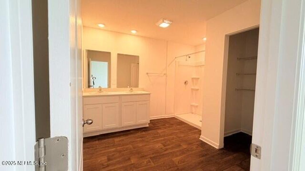 Spacious, unfurnished interior of a new home in Rookery, Green Cove Springs (Image 28).