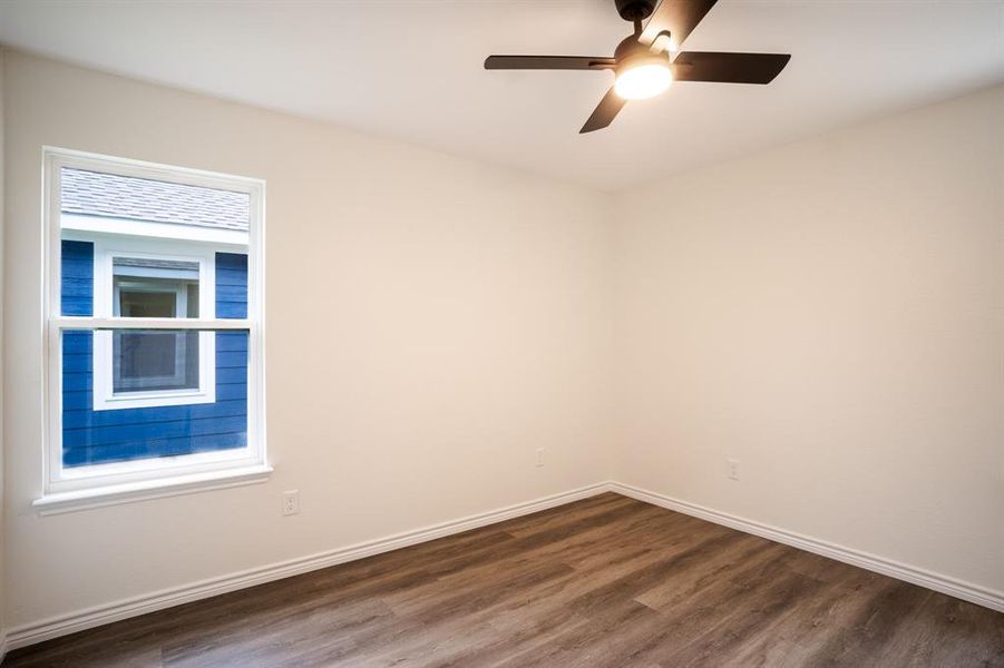 Spacious, unfurnished interior of a new home in , Mexia (Image 21).