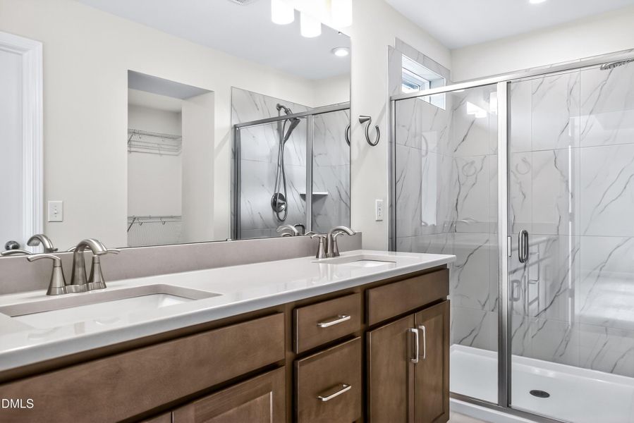 022-original-bathroom