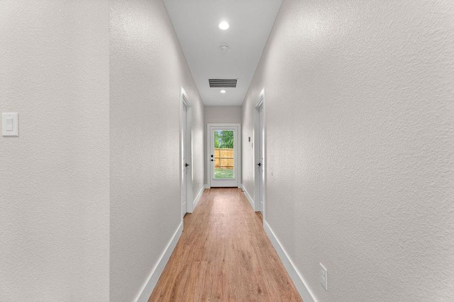 Spacious, unfurnished interior of a new home in , Dallas (Image 29).