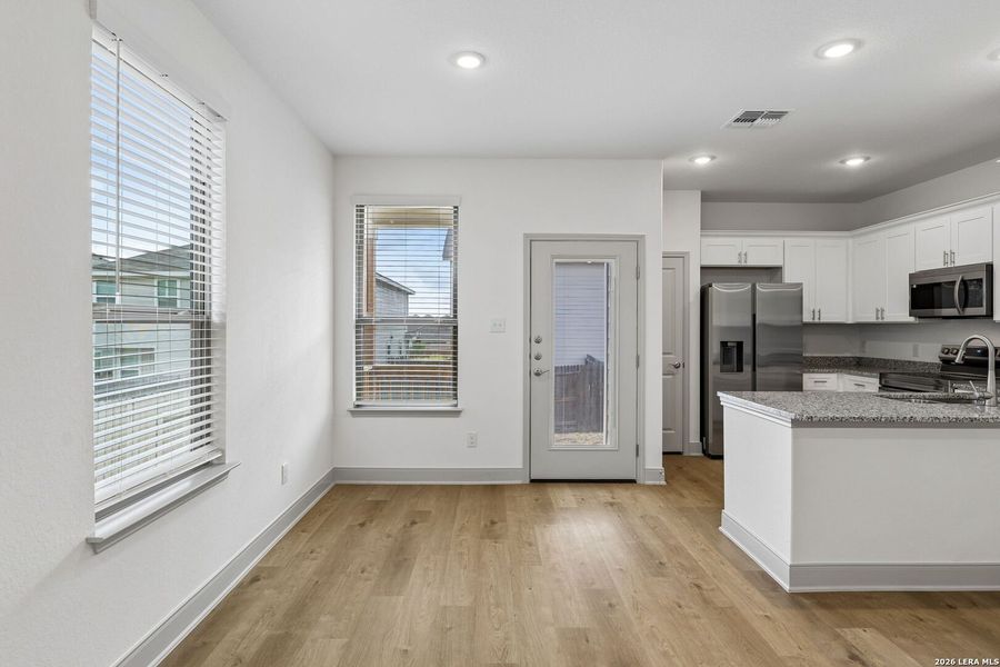 Spacious, unfurnished interior of a new home in Magnolia Village North, San Antonio (Image 20).