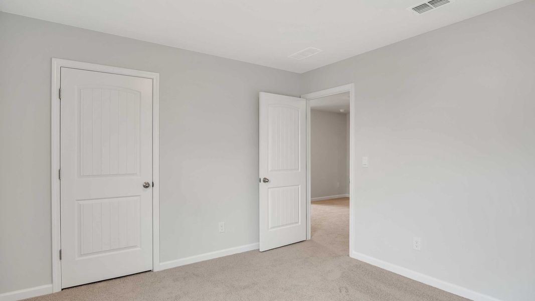 Representative unfurnished interior of a home built from the BELFORT by D.R. Horton in Savannah Lakes, Lewisburg (Image 23).