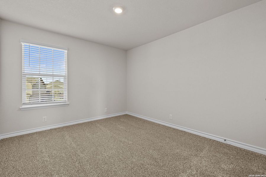 Spacious, unfurnished interior of a new home in Redbird Ranch, San Antonio (Image 20).