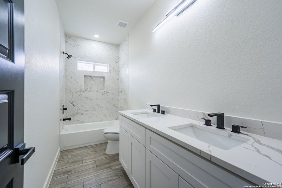 Furnished interior view inside a new home in , Natalia (Image 14).