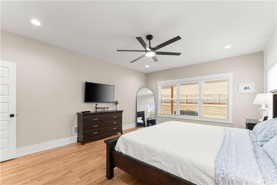 Furnished interior view inside a new home in , Jefferson (Image 37).