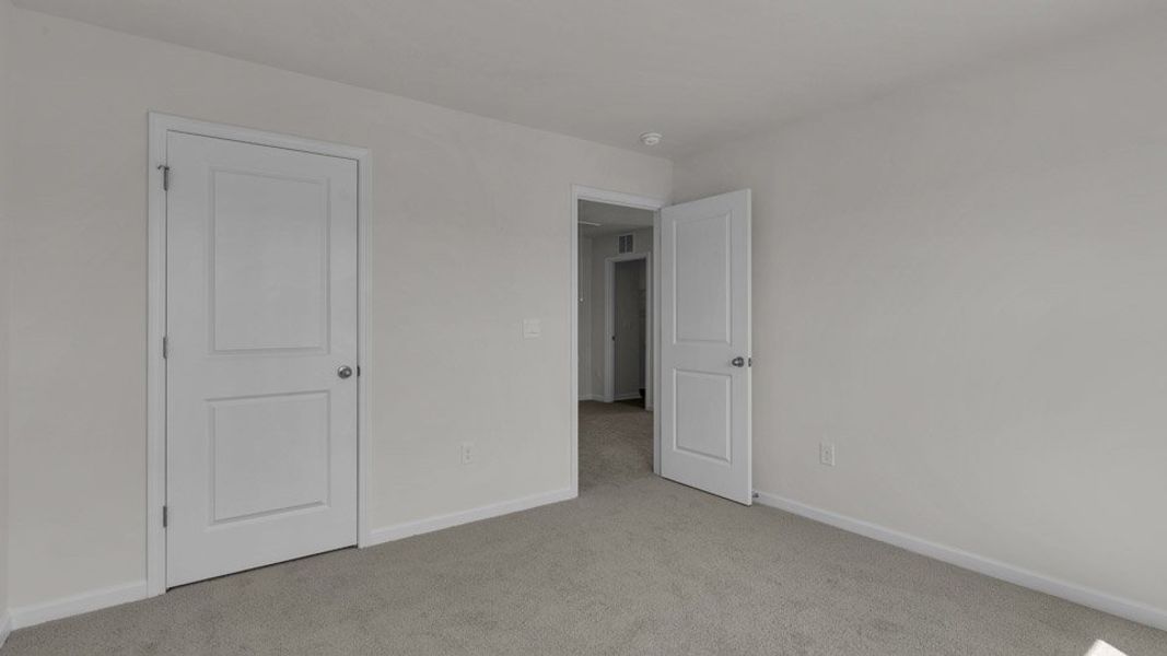 Spacious, unfurnished interior of a new home in Eagle Creek, Fuquay Varina (Image 28).