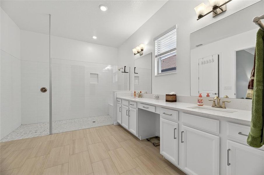 Furnished interior view inside a new home in Southshore Bay: The Grand Estates, Wimauma (Image 32).