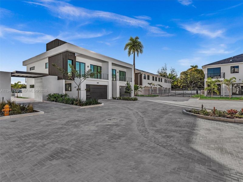 Image 86 of a home in .