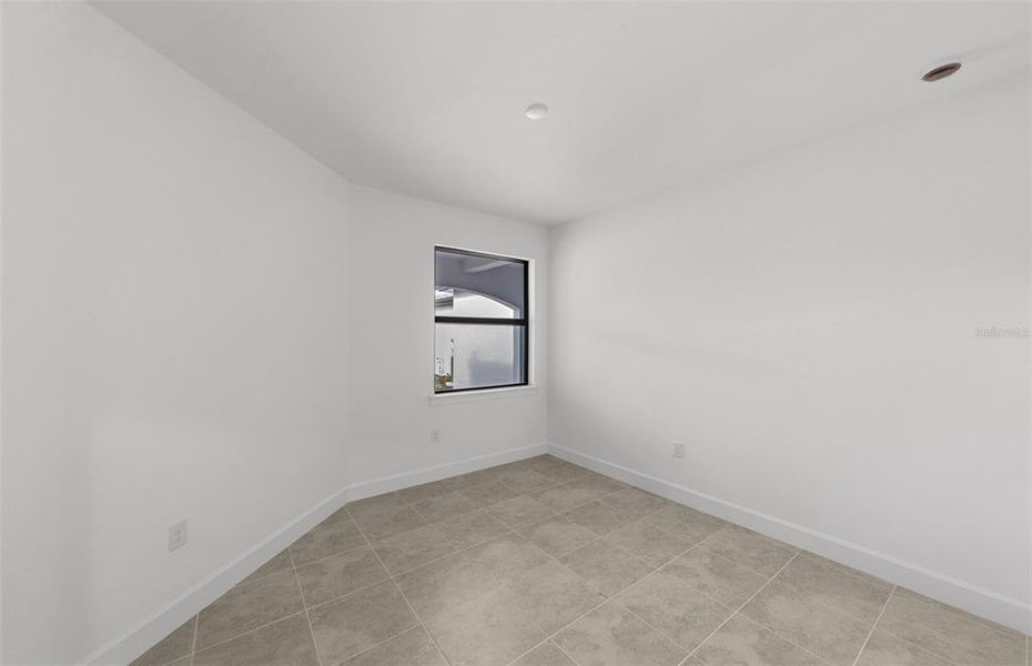 Spacious, unfurnished interior of a new home in Talon Preserve on Palmer Ranch, Nokomis (Image 16). Spacious, unfurnished interior of a new home in Talon Preserve on Palmer Ranch, Nokomis (Image 16).