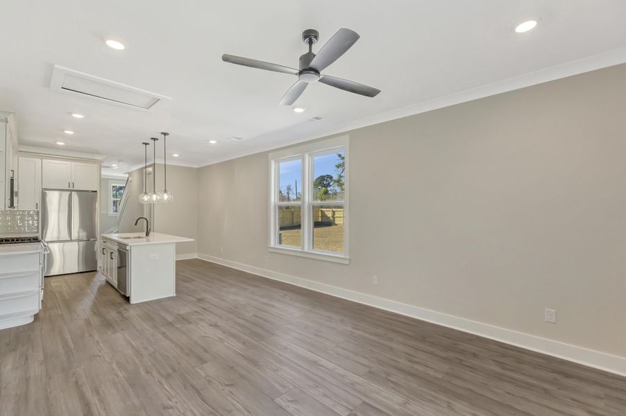 Spacious, unfurnished interior of a new home in , Charleston (Image 29).