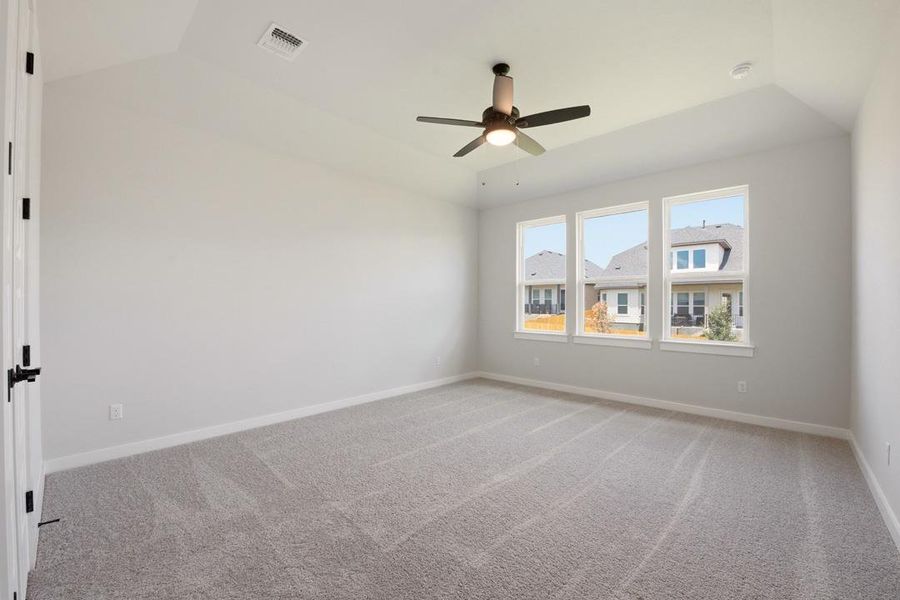 Spacious, unfurnished interior of a new home in Heritage, Dripping Springs (Image 33).