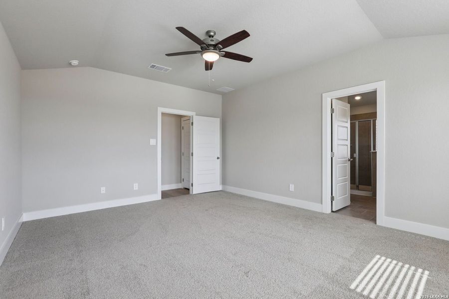 Spacious, unfurnished interior of a new home in Lark Canyon, New Braunfels (Image 31). Spacious, unfurnished interior of a new home in Lark Canyon, New Braunfels (Image 31).