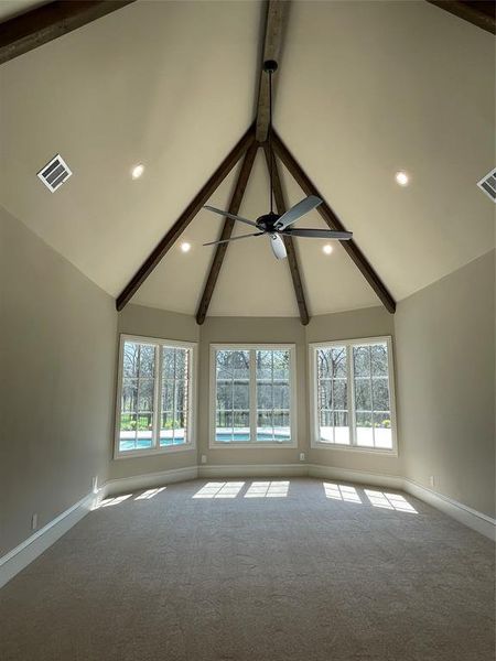 Spacious, unfurnished interior of a new home in , Sherman (Image 14).