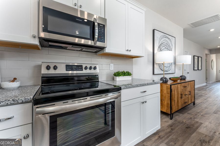 Furnished interior view inside a new home in Stonebridge North, Macon (Image 6).