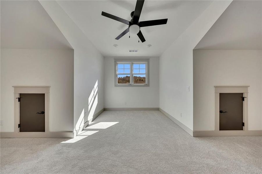 Spacious, unfurnished interior of a new home in , Jasper (Image 24).
