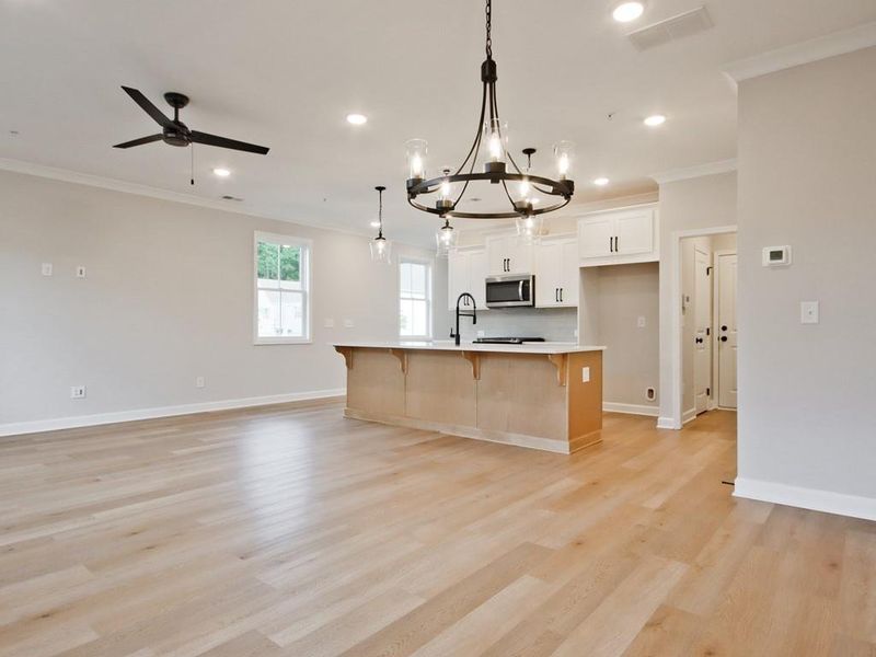 Spacious, unfurnished interior of a new home in Cherokee Township, Acworth (Image 23).