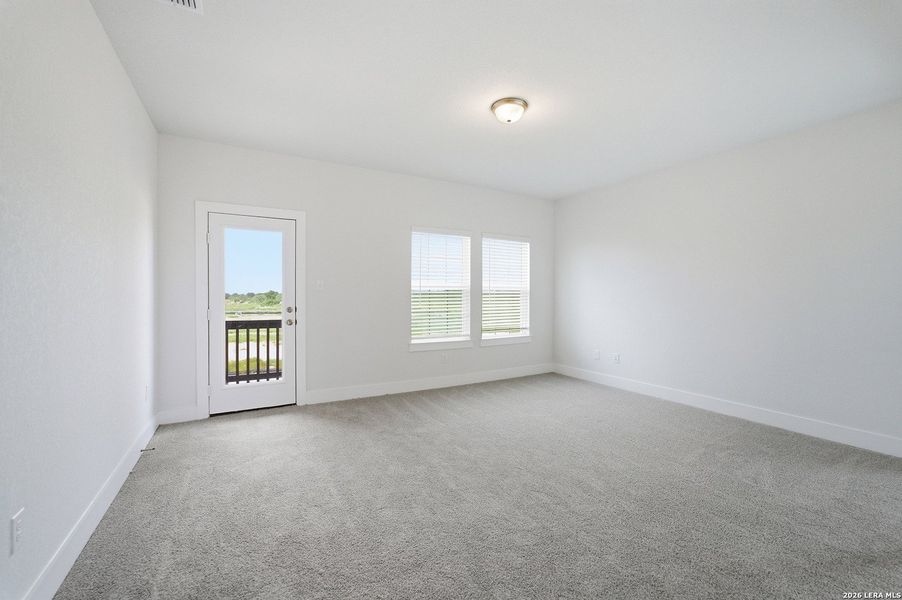 Spacious, unfurnished interior of a new home in Hickory Ridge, Elmendorf (Image 19).