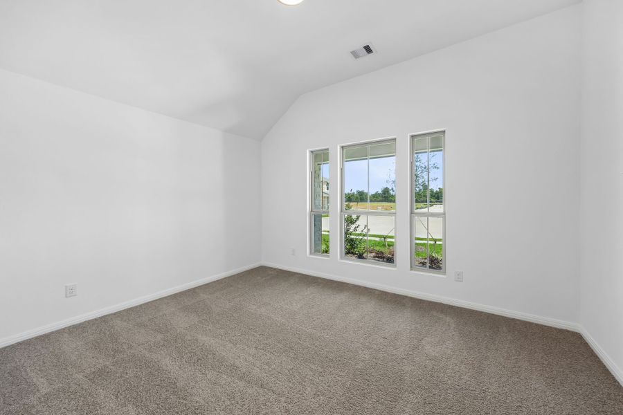 Spacious, unfurnished interior of a new home in Riviera Pines, Huffman (Image 29).