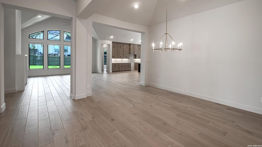 Spacious, unfurnished interior of a new home in Kinder Ranch, San Antonio (Image 18).