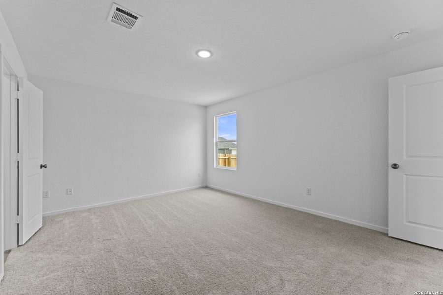 Spacious, unfurnished interior of a new home in , New Braunfels (Image 21).