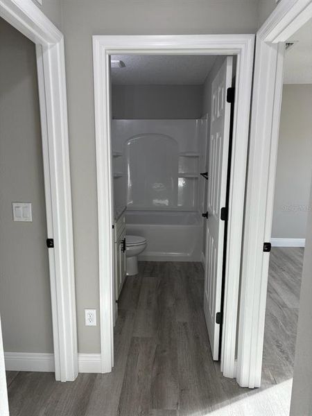 Spacious, unfurnished interior of a new home in , Citrus Springs (Image 17).