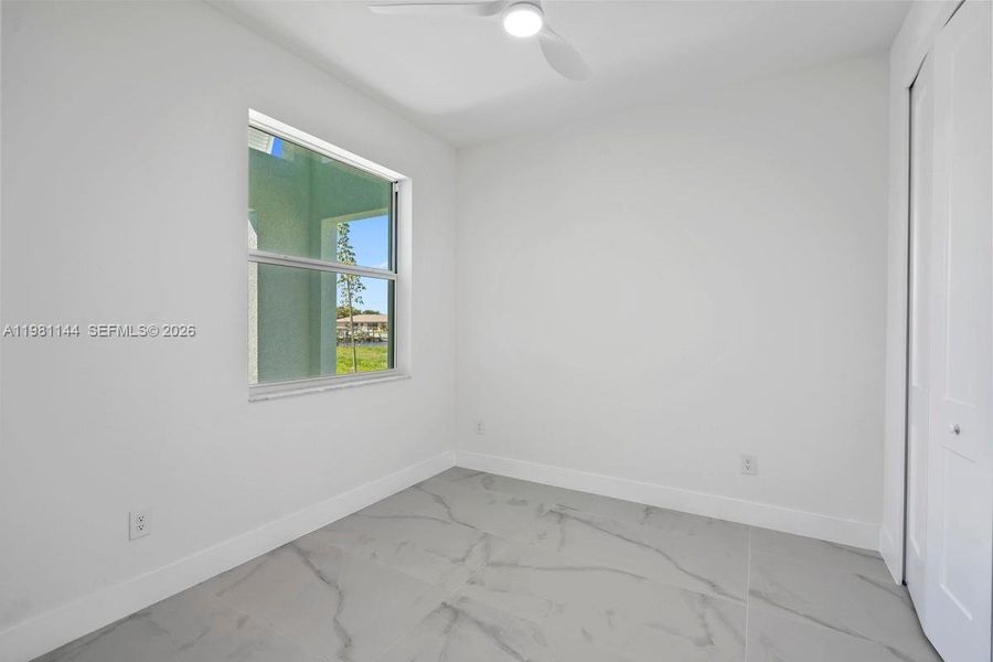 Spacious, unfurnished interior of a new home in , Cape Coral (Image 37).