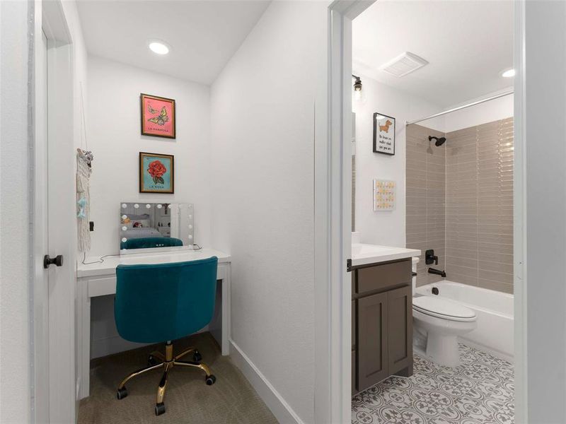 Dressing area in bedroom #4